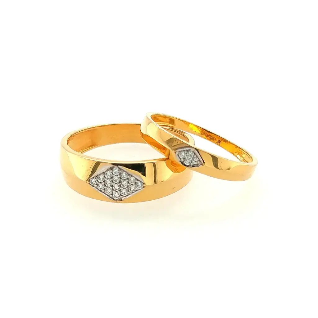 Stiffen Couple Band For New Engaging Couple